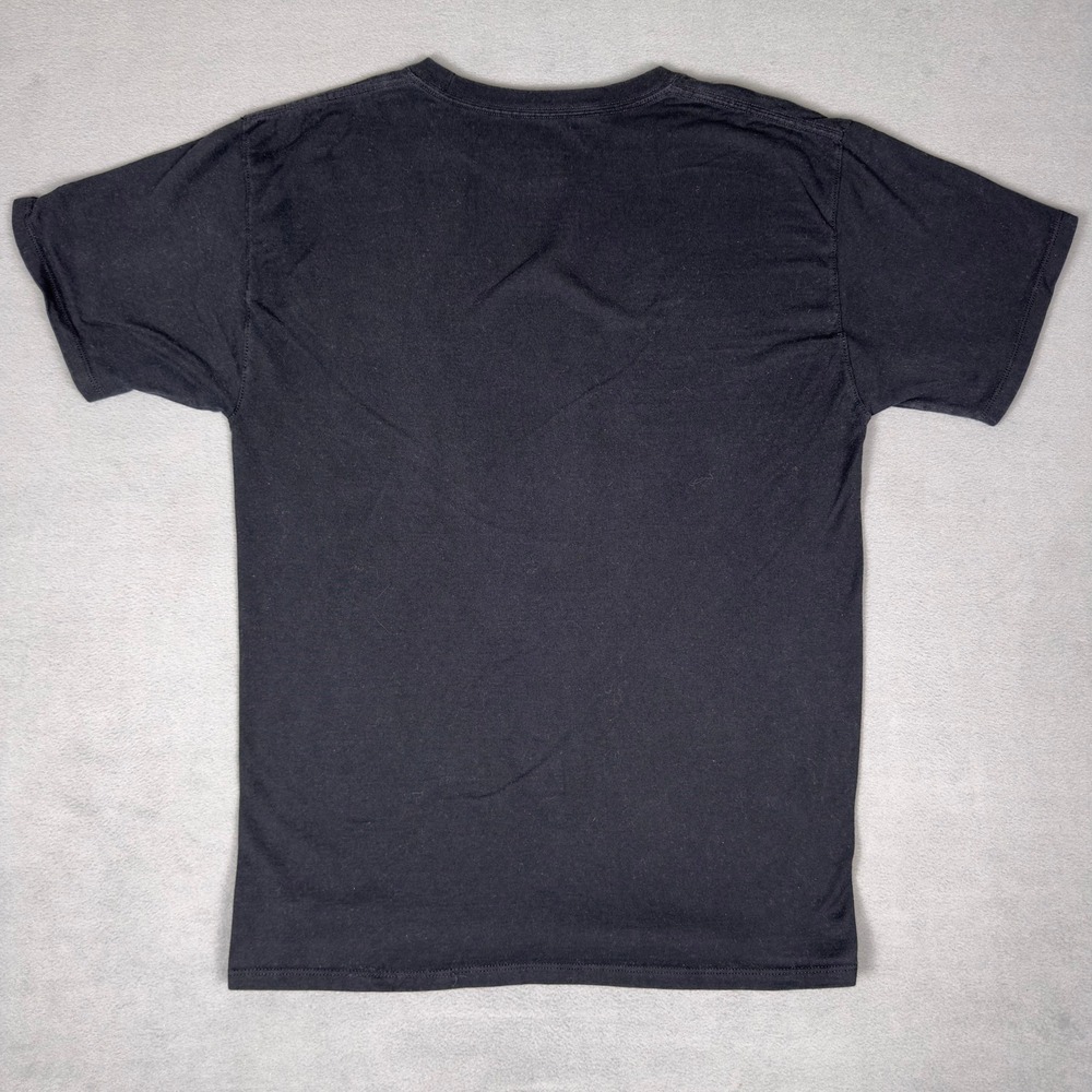 Champion Script Logo T-Shirt Black Mens M World Flags Spell Out Graphic Tee - Picture 2 of 6